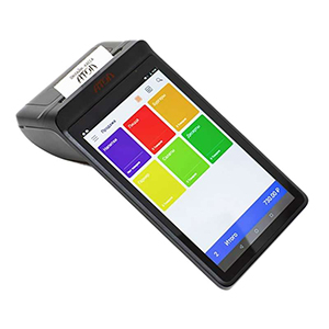 <p><strong>АТОЛ Sigma 7</strong> — это компактная онлайн-касса, в которой сочетаются все ключевые компоненты современного кассового оборудования: фискальный накопитель, чековый принтер и вычислительный модуль. Устройство полностью соответствует требованиям 54-ФЗ и предназначено для ведения официальной торговли с передачей данных в налоговую службу.</p>
<p>Смарт-терминал работает автономно, без необходимости подключения к компьютеру. Он подходит для малого бизнеса, индивидуальных предпринимателей, магазинов, кофеен, точек быстрого питания и сферы услуг.</p>
<p><br></p>
<p style=